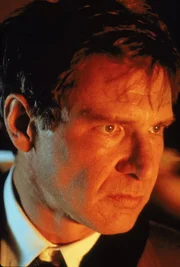 Ein irische Aktivist gibt Jack Ryan (Harrison Ford, Bild) den entscheidenden Tipp ...