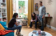 Irgendwann kommt die Wahrheit ans Licht: Das Lügenkonstrukt zwischen Luana (Amira Demirkiran, l.), ihrer Großmutter Marta Lopez (Susana Fernandes Genebra, 2.v.l.) und deren Lebensgefährten Kai Bonze (Tim Ehlert, r.) bröckelt zusehends. Irgendwann kommt die Wahrheit ans Licht: Das Lügenkonstrukt zwischen Luana (Amira Demirkiran, l.), ihrer Großmutter Marta Lopez (Susana Fernandes Genebra, 2.v.l.) und deren Lebensgefährten Kai Bonze (Tim Ehlert, r.) bröckelt zusehends.