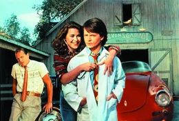 L-R: Lou (Julie Warner) und Ben Stone (Michael J. Fox)