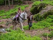 Nachdem sie sich schon als Kinder kennengelernt haben, konnten Rapunzel (Anna-Lena Schwing) und Prinz Sigismund (Luke Matt Röntgen) sich trotz einer langjährigen Trennung nie vergessen. Bei ihrem Wiedersehen werden große Gefühle wach.