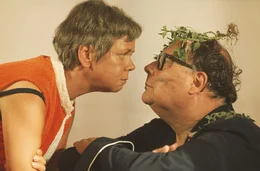 Willi Alfons Hirsekorn (Heinz Erhardt, r.) und Sieglinde Hirsekorn (Ruth Stephan).