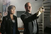 L-R: Mariska Hargitay als Det. Olivia Benson, Christopher Meloni als Det. Elliot Stabler