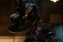 Mike (Josh Hutcherson)
