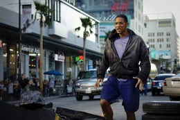 Der mit Superkr&auml;ften ausgestattete Hancock (Will Smith) verursacht bei seinen Eins&auml;tzen regelm&auml;&szlig;ig umfangreiche Kollateralsch&auml;den: Jetzt haben die Einwohner von Los Angeles die Nase voll von diesem Superhelden ...