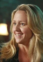 Dr. Hahn (Brooke Smith) nimmt eigenm&auml;chtig Ver&auml;nderungen am Operationsplan vor, nur um nicht mit Cristina zusammenarbeiten zu m&uuml;ssen ...