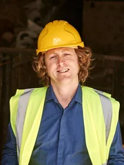 Host Justin Cunningham.