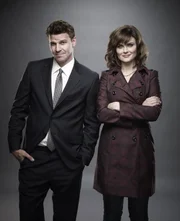 Emily Deschanel als Dr. Temperance Brennan und David Boreanaz als FBI Special Agent Seeley Booth.