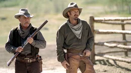 Boss Spearman (Robert Duvall, li.) und Charley Waite (Kevin Costner) ziehen in den Kampf gegen eine &Uuml;bermacht.