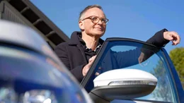 Unterwegs in Sachen E-Auto Check: SWR-Wissenschaftsjournalist Axel Wagner.