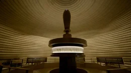 Der Schrein des Buches im Israel-Museum in Jerusalem. Hier werden  auch Schriftrollen aus Qumran, darunter Teile des Alten Testaments, aufbewahrt.