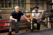 Zun&auml;chst erkennt nur Scrap (Morgan Freeman, r.), Hausmeister, Ex-Boxer und Frankies einziger Freund, Maggies Durchsetzungswillen. Heimlich unterst&uuml;tzt er sie. Nach und nach wird auch Frankie (Clint Eastwood, l.) klar , dass die junge Frau au&szlig;erordentlich talentiert ist ?