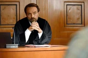 Der Staatsanwalt Rudi Illić (Aleksandar Jovanovic) glaubt nicht, dass die gegnerische Seite Erfolg haben wird.