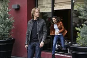 Kensi (Daniela Ruah, r.) und Deeks (Eric Christian Olsen, l.) setzen immer wieder ihr eigenes Leben aufs Spiel.