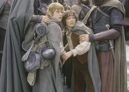 Die Aufgabe, den Ring zu vernichten, wird f&uuml;r Sam (Sean Astin, l.) und Frodo (Elijah Wood, r.) immer schwieriger. Die beiden Hobbits m&uuml;ssen sich n&auml;mlich von ihren Gef&auml;hrten trennen ...