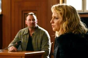 Der Zeugin Peggy Schneider (Anja Gr&auml;fenstein) f&auml;llt es offenbar schwer, in der Gegenwart ihres Exmannes Raik Hellmich (Marko Dyrlich) eine wahrheitsgetreue Aussage zu machen.