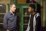 W&auml;hrend Lasalle sich Sorgen um die Gesundheit seines Bruders macht, versucht Pride (Scott Bakula, l.) den M&ouml;rder von Danny (Christopher Meyer, r.) und CJ's Pflegemutter zu finden ...
