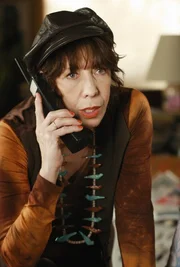 Hofft, etwas über Dave und seine Vergangenheit zu erfahren: Roberta (Lily Tomlin) ...