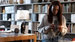 Mae Morton (Issa Rae)