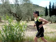 Amalia Matthaiou läuft den Ultramarathon über 180 Kilometer von Nemea nach Olympia.