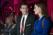 Booth (David Boreanaz) und Brennan (Emily Deschanel) finden heraus, dass das Opfer ein aktives Mitglied in einer Single-B&ouml;rse war.