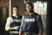 Und schon wieder ist Castle vor ihnen am Tatort eingetroffen: Javier Esposito (Jon Huertas, r.) und Kevin Ryan (Seamus Dever, l.) sind schon gespannt, welche Erkl&auml;rung Castle diesmal hat ...