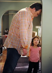 L-R: Cameron Tucker (Eric Stonestreet), Lily Tucker-Pritchett (Aubrey Anderson-Emmons) L-R: Cameron Tucker (Eric Stonestreet), Lily Tucker-Pritchett (Aubrey Anderson-Emmons)