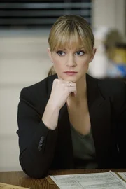 Ermittelt gemeinsam mit ihren Kollegen an einem neuen Fall: JJ (AJ Cook) ... Ermittelt gemeinsam mit ihren Kollegen an einem neuen Fall: JJ (AJ Cook) ...