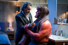 Professor Broom (Ian McShane, l.), Hellboy (David Harbour)