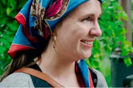 Lauren Leiderman beim Projekt Mizwah &ndash; einem internationalen Projekt  mit Jugendlichen auf dem J&uuml;dischen Friedhof in G&ouml;rlitz