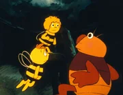 Maja und Willie treffen eine Zikade. Maja und Willie treffen eine Zikade.