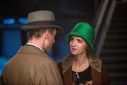 Gereon Rath (Volker Bruch) bringt Charlotte Ritter (Liv Lisa Fries) zur S-Bahn.