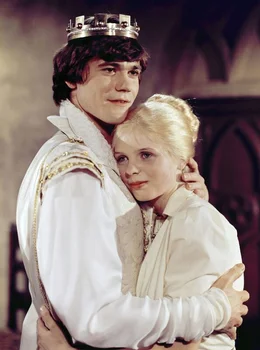 Sylvia Wolf als Rapunzel (r.), Dirk Sch&ouml;don als Prinz.