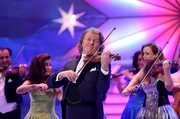 Andre Rieu mit Orchester.