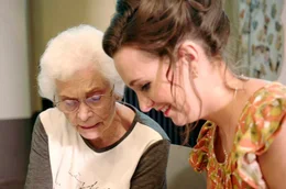 MDR FERNSEHEN LAUREN LEIDERMAN AND THE G&Ouml;RLITZ FAMILY, "Neue Spuren von Anne Frank", am Sonntag (21.12.25) um 02:20 Uhr. Renate Muhr war eine Freundin von Eva Goldberg und hat viele Fotos aus der G&ouml;rlitzer Zeit an Lauren geliefert. Renate Muhr und Lauren