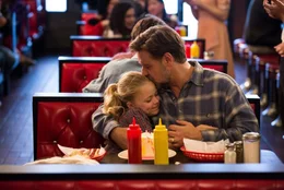 Kylie Rogers als Young Katie, Russell Crowe als Jake Davis