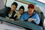 L-R: Haley Dunphy (Sarah Hyland), Alex Dunphy (Ariel Winter), Cameron Tucker (Eric Stonestreet)