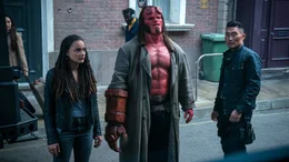 Hellboy (David Harbour, Mitte) mit Alice (Sasha Lane) und Major Ben Daimio (Daniel Dae Kim, re.)