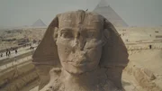 Die gro&szlig;e Sphinx wurde vor etwa 4.500 Jahren vor den Pyramiden von Gizeh errichtet.