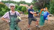 V.l.: Ralf, Gunnar und Claus in Grefrath. Die Verwendung des sendungsbezogenen Materials ist nur mit dem Hinweis und Verlinkung auf TVNOW gestattet.