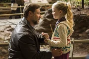 Jake Davis (Russell Crowe) und Young Katie (Kylie Rogers)