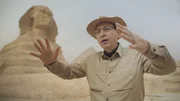 Der &Auml;gyptologe Dr. Vassil Dobrev vor der gro&szlig;en Sphinx von Gizeh.