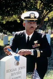 Lt. Curtis Rivers (Montel B. Williams)