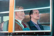 (v.li.): Jerry Lambert (Direktor Ablin), Diedrich Bader (Greg Otto).