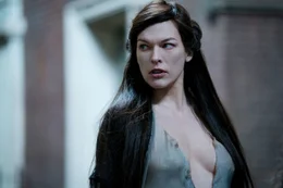 Nimue / The Blood Queen (Milla Jovovich)  Die Verwendung des sendungsbezogenen Materials ist nur mit dem Hinweis und Verlinkung auf RTL+ gestattet.