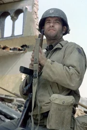 Hat einen &uuml;beraus heiklen und gef&auml;hrlichen Auftrag: Captain Miller (Tom Hanks) ...