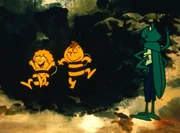 Maja und Willie amsieren sich. Wer htte gedacht, da§ diese plumpen Zikaden so herrliche Musik machen knnen. Maja und Willie amsieren sich. Wer htte gedacht, da§ diese plumpen Zikaden so herrliche Musik machen knnen.