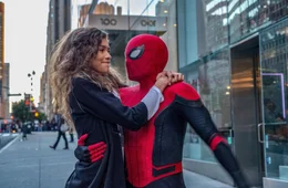 MJ (Zendaya, l.); Peter Parker / Spider-Man (Tom Holland, r.)