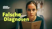 Stell dir vor, deine Krankenversicherung wirft dich plötzlich raus - und du bist nicht mehr krankenversichert. Oder du wirst berufsunfähig, aber deine Versicherung zahlt nicht. Ärztinnen und Ärzte nehmen dich in der Behandlung nicht ernst und du weißt nicht, warum. Ein möglicher Grund: Fragwürdige Diagnosen in deiner Krankenakte - zu Krankheiten, die du nie hattest. Stell dir vor, deine Krankenversicherung wirft dich plötzlich raus - und du bist nicht mehr krankenversichert. Oder du wirst berufsunfähig, aber deine Versicherung zahlt nicht. Ärztinnen und Ärzte nehmen dich in der Behandlung nicht ernst und du weißt nicht, warum. Ein möglicher Grund: Fragwürdige Diagnosen in deiner Krankenakte - zu Krankheiten, die du nie hattest.