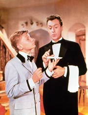 L-R: Piccolo Franzl (Frithjof Vierock), Leopold Brandmeyer (Peter Alexander)