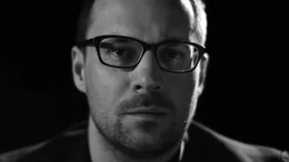 Magnus&lsquo; (Nikolai Will) Heldenreise droht ein vorschnelles Ende zu nehmen.